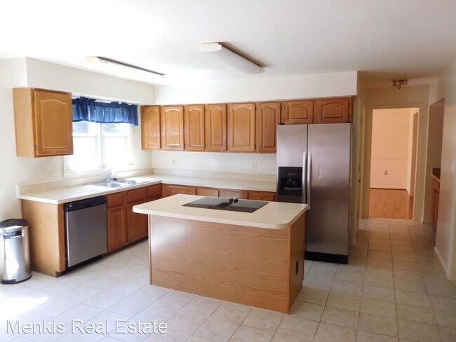 Building Photo - 4 br, 2.5 bath House - 108 Englefield Dr.