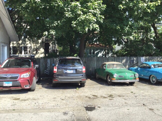 Foto del edificio - 1310 Hinman Ave