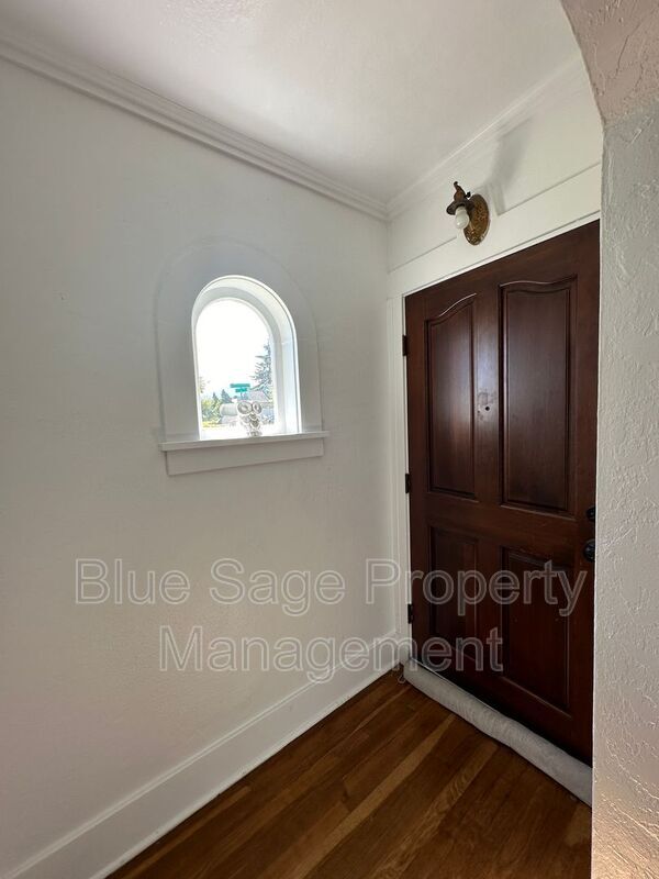 Foto del edificio - 302 N Albert St