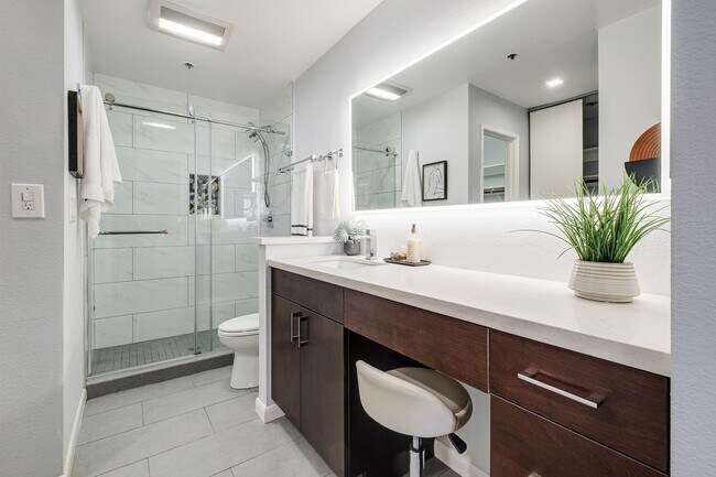 Foto del edificio - Advent - Low Deposit W/ Laundry & Parking!