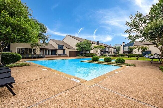 Foto del edificio - 14350 Dallas Pkwy