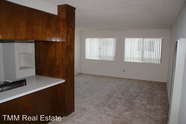 Building Photo - 13515 Doty Ave