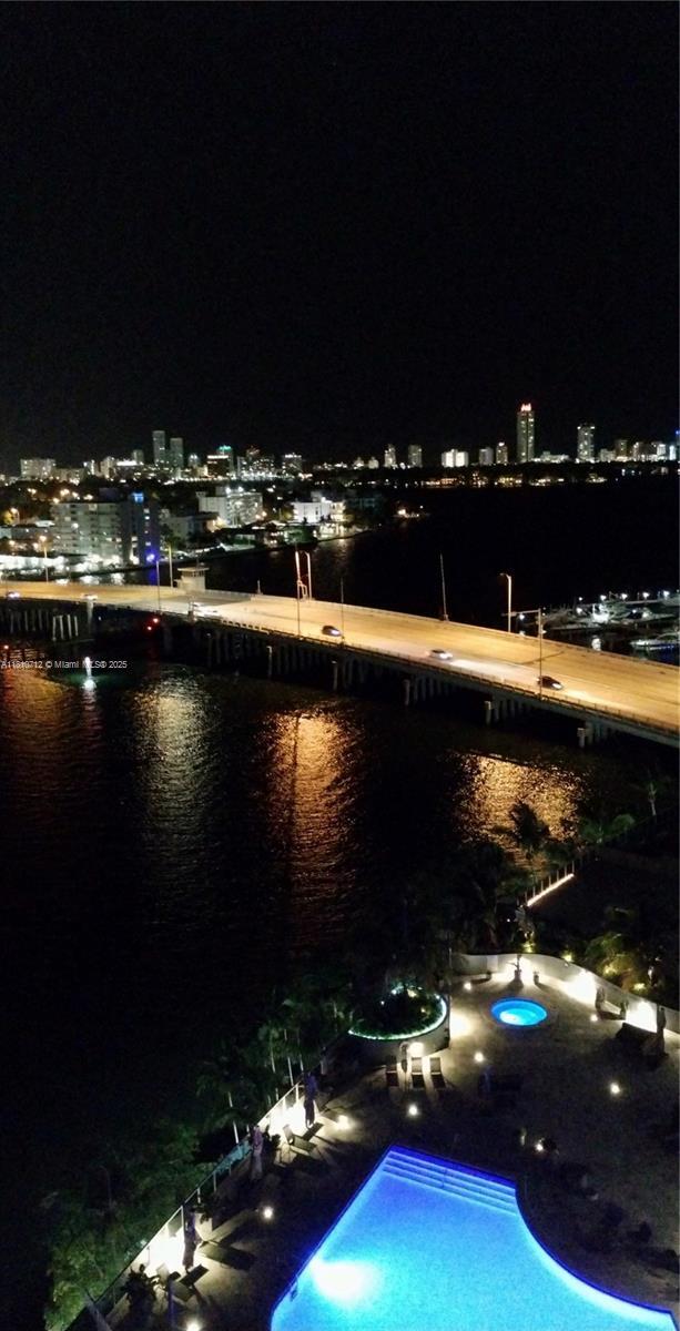 Foto del edificio - 1865 79th Street Causeway