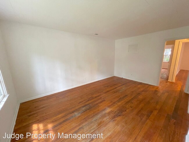 Foto del edificio - 2 br, 1 bath House - 1128 E. 53rd Street