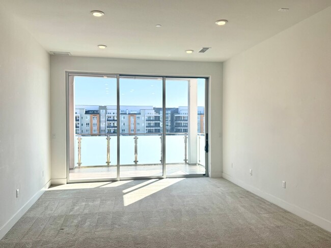 Building Photo - $3990 / 3 BR - GORGEOUS 2020 MODEL CONDO IN THE WARM SPRINGS AREA OF SOUTH FREMONT