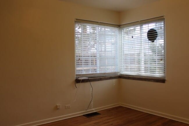 Building Photo - Charming 2 BR/1 BA House in the Hale/Mayfair Neighborhood!