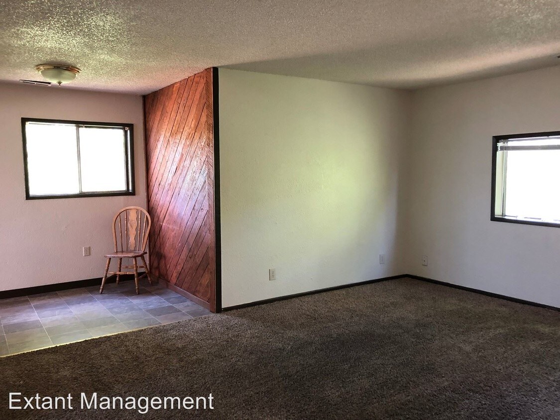 Building Photo - 4708 N Napa St