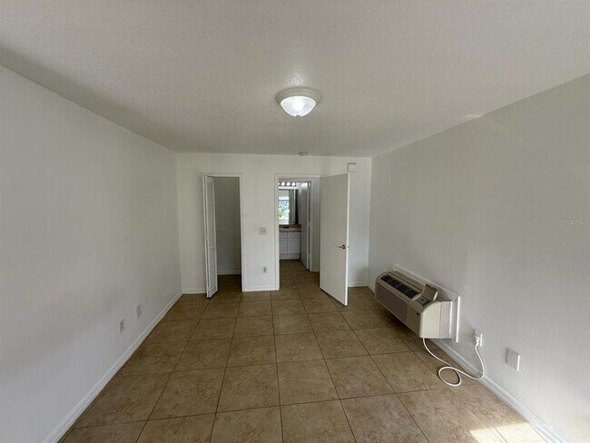 Building Photo - 316 Mango Dr