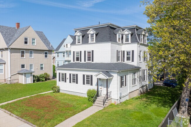 239-245 High St Fall River, MA 02720-5035 - 239-245 High St