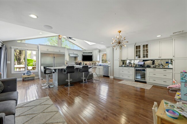 Building Photo - 45 Kramer Dr