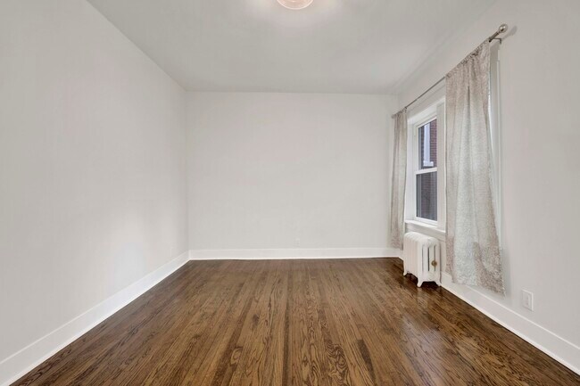 Foto del edificio - 6405 N Wayne Ave