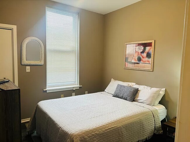 Building Photo - 23 N 4th St