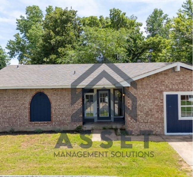 Building Photo - Cute 4 Bedroom Home