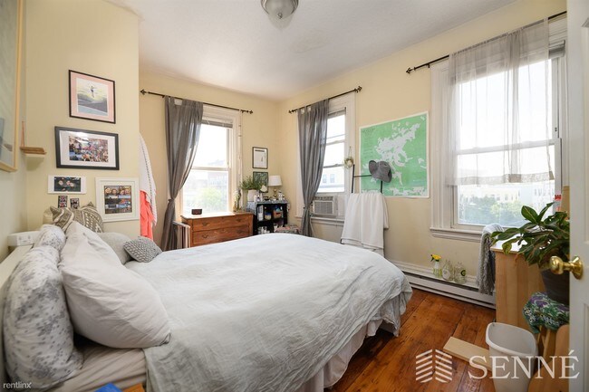 Building Photo - 3 br, 1 bath  - 1095 Cambridge St Apt.2