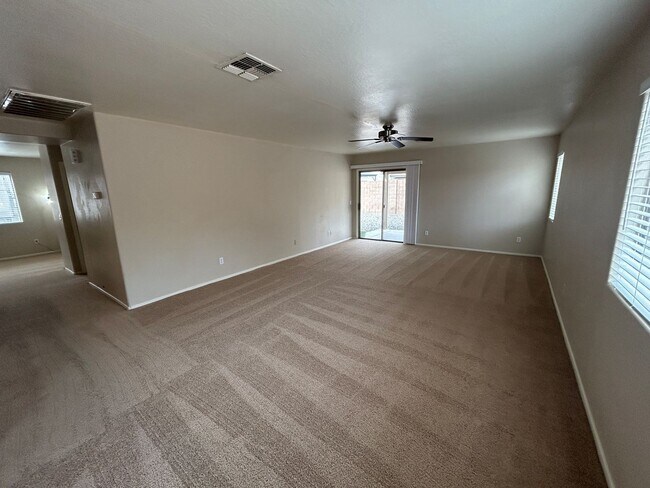 Foto del edificio - 16152 W Calavar Rd