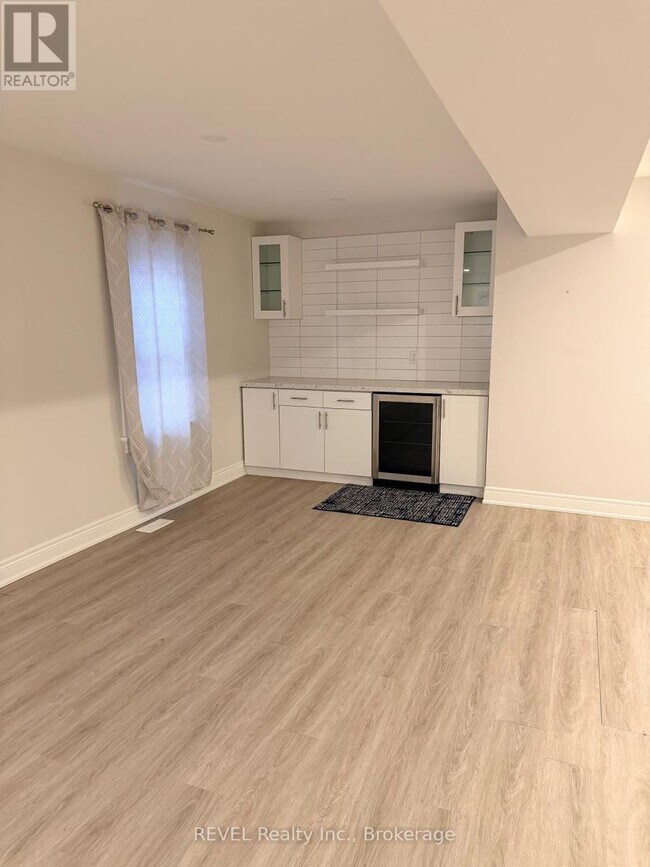 Photo du bâtiment - 23 Hazel St