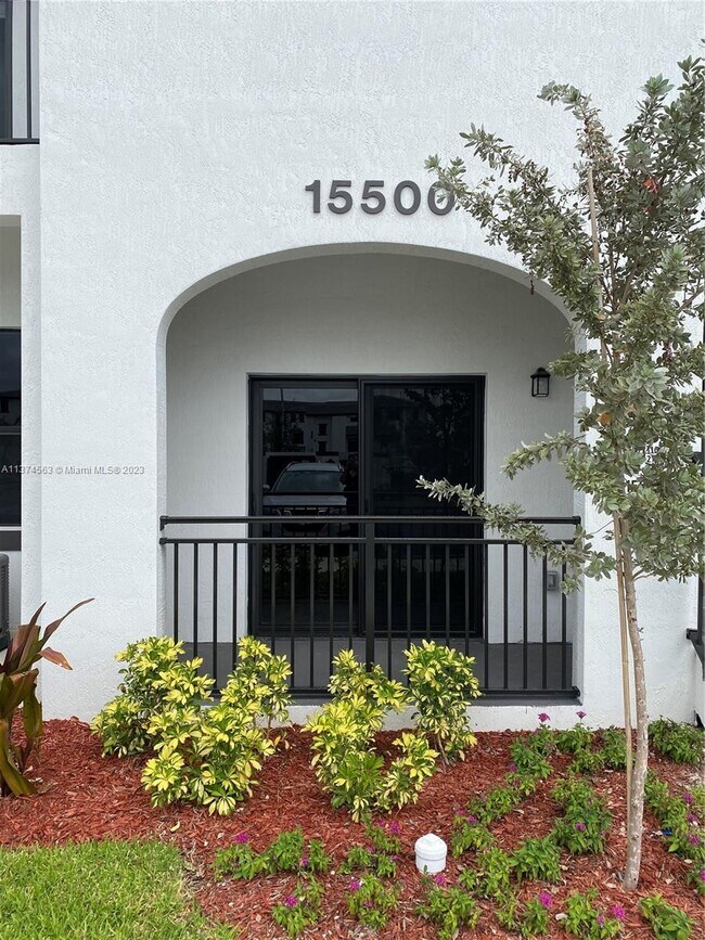 Building Photo - 15500 SW 136th St