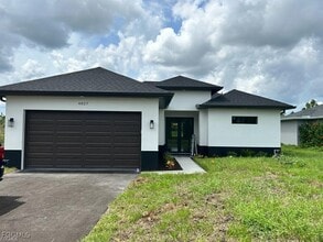 Building Photo - 4827 Everglades Blvd N