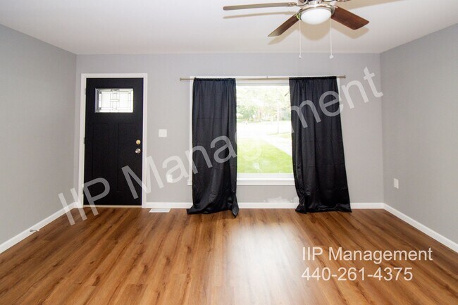 Foto del edificio - 21500 Lakeshore Blvd
