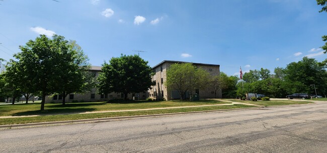 Building Photo - 200 State Street