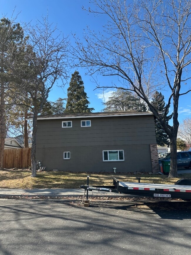 Foto del edificio - 2700 Scholl Dr