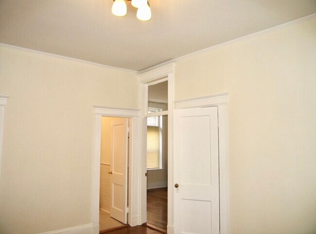 Building Photo - 1254 Commonwealth Ave