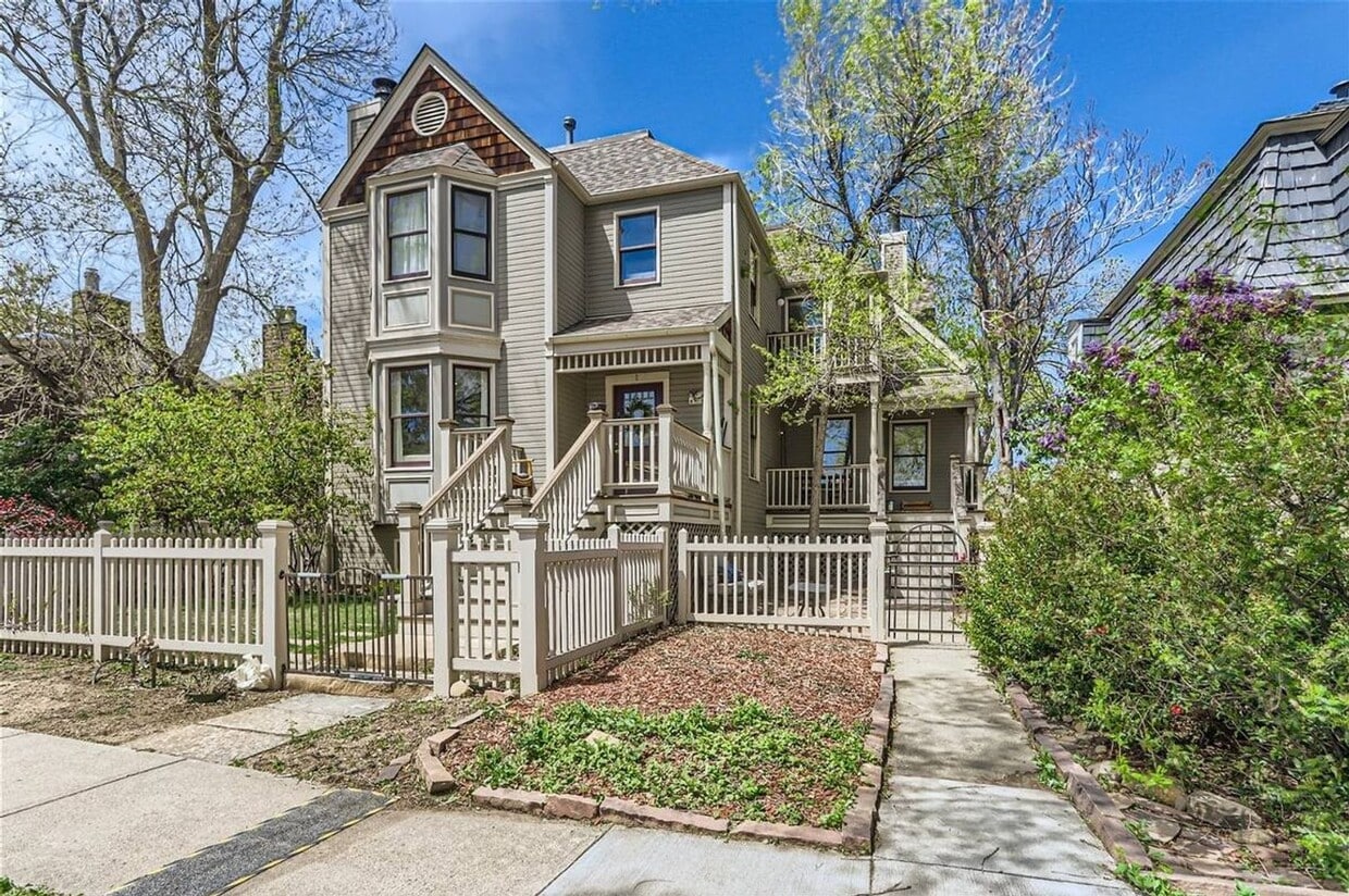 Foto principal - 2135 Spruce St