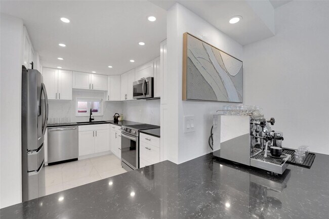 Foto del edificio - 8911 S Hollybrook Blvd