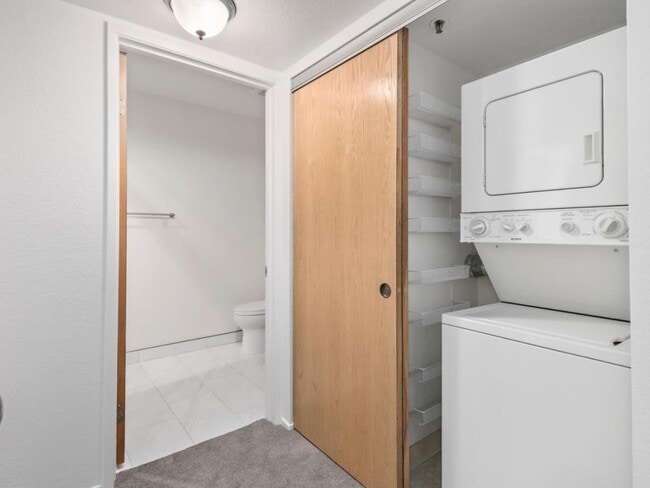 Foto del edificio - 1 Laurel St