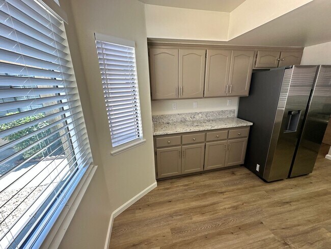 Foto del edificio - Spacious 2 Bedroom Condo in Desirable Jess Ranch Community