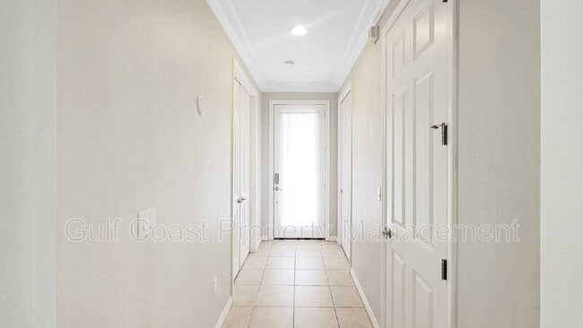 Building Photo - 6055 Wingspan Way