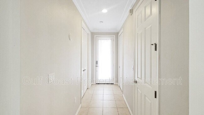 Foto del edificio - 6055 Wingspan Way