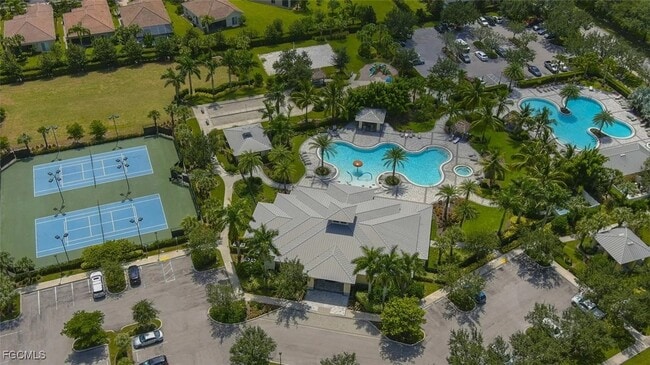 Building Photo - 1980 Wellington St