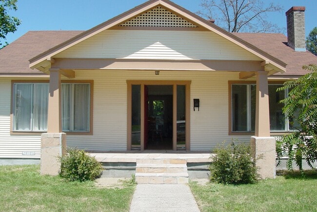 Building Photo - 327 Maple Street