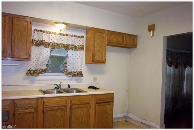 Building Photo - 3 br, 2 bath House - 2221 Goleta Ave