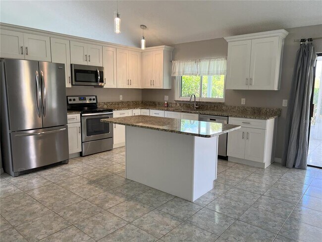 Foto del edificio - 12736 Newfield Dr