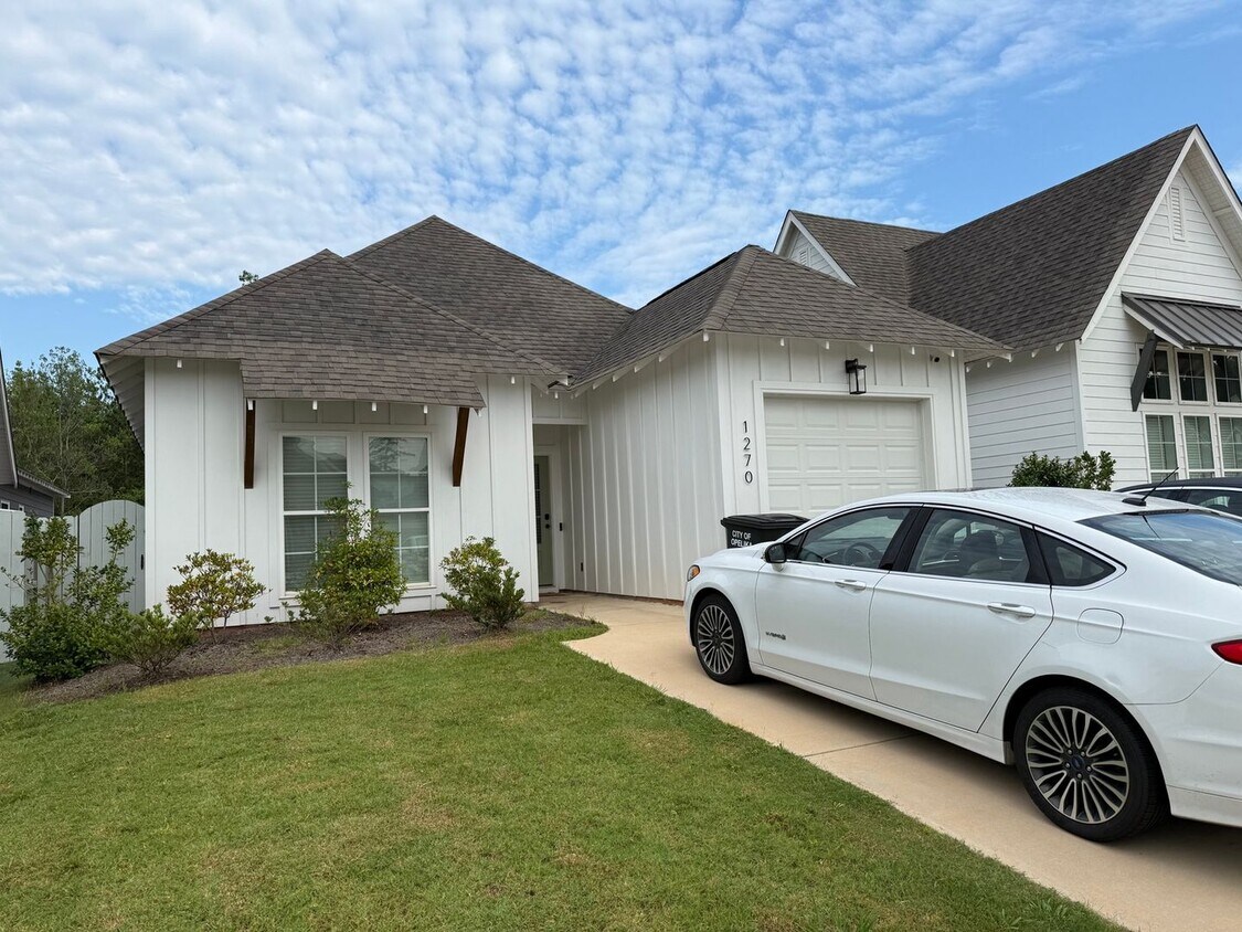 Foto principal - Charming 3BR House in Opelika