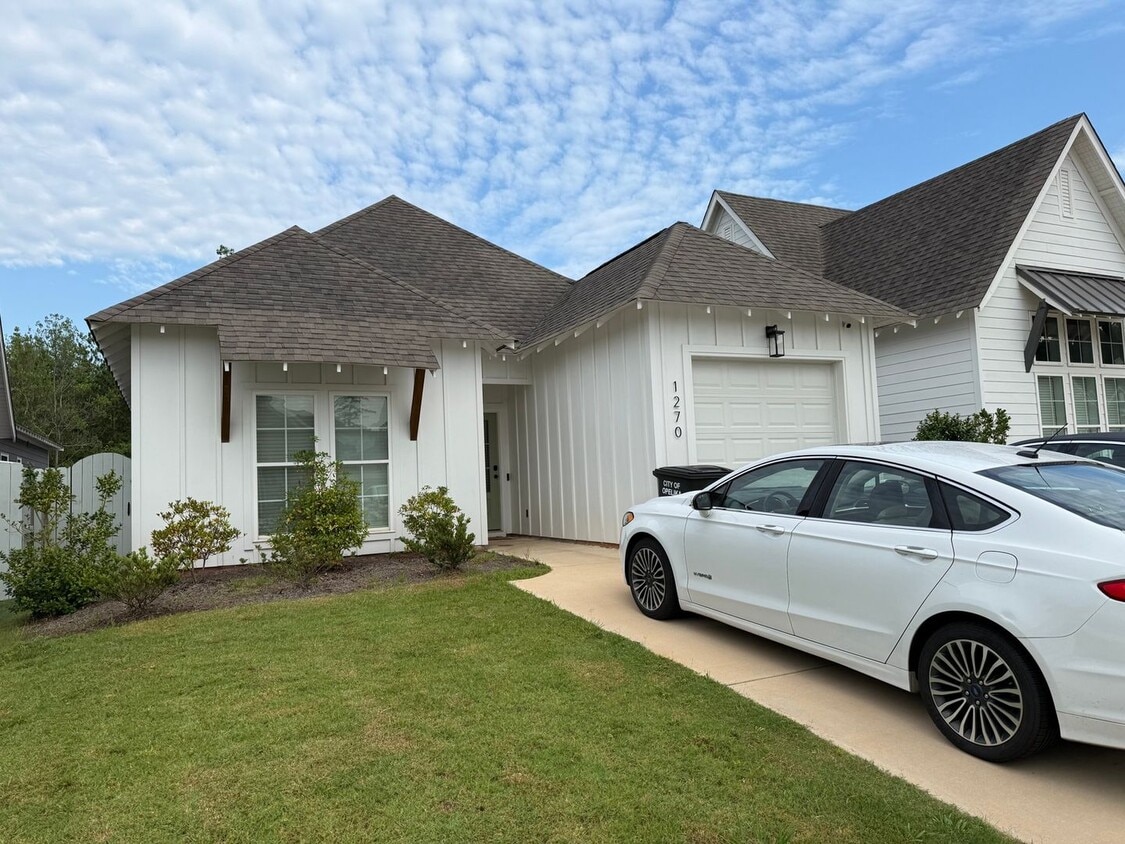 Primary Photo - Charming 3BR House in Opelika