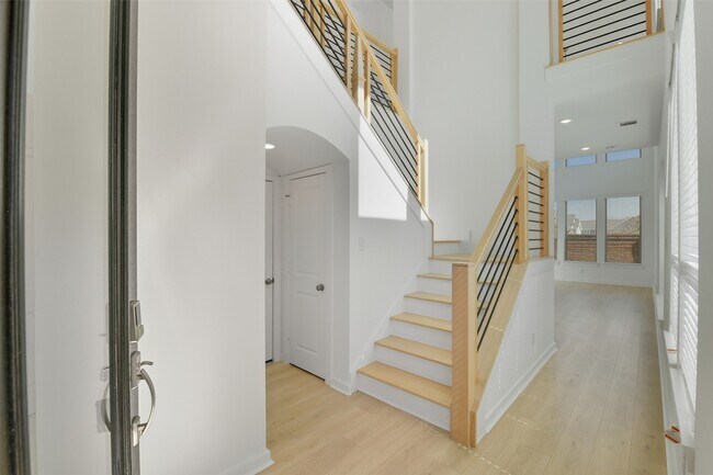 Building Photo - 16518 Amber Patina Ln