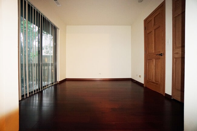 Building Photo - 6237 Trinity Dr
