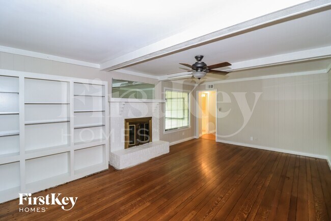 Foto del edificio - 5299 Twin Woods Ave