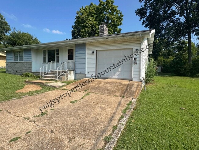 Building Photo - 425 Ashington Dr
