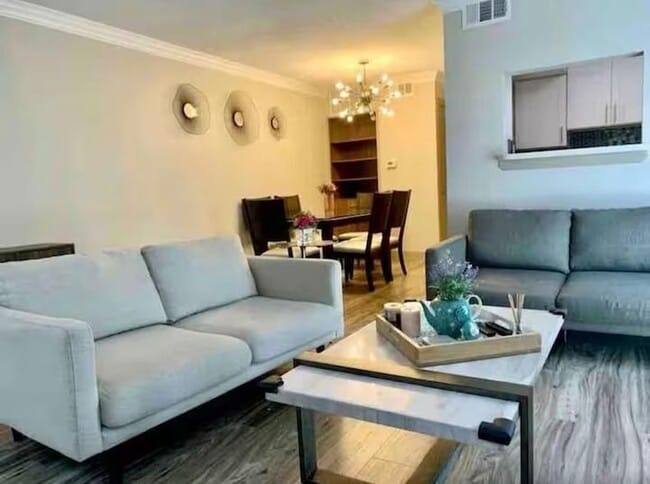 Foto del edificio - 6402 Del Monte Dr