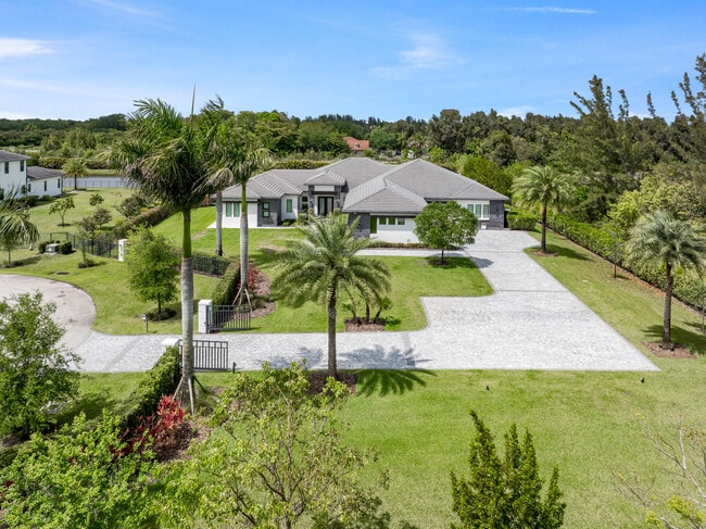 Foto del edificio - 17101 Magnolia Estates Dr