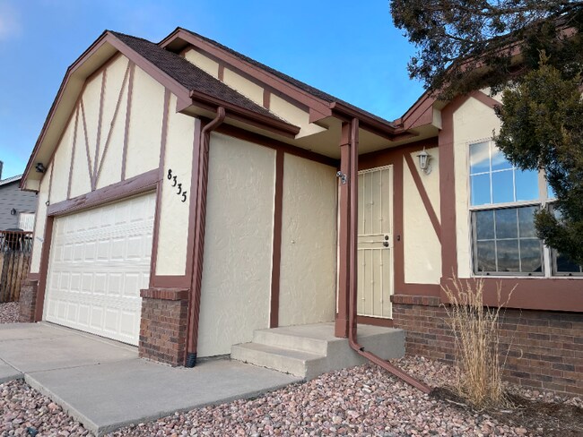 Building Photo - 8335 Snapdragon Dr
