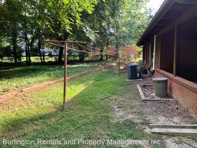 Building Photo - 2 br, 1 bath House - 613 Ridgeway Drive