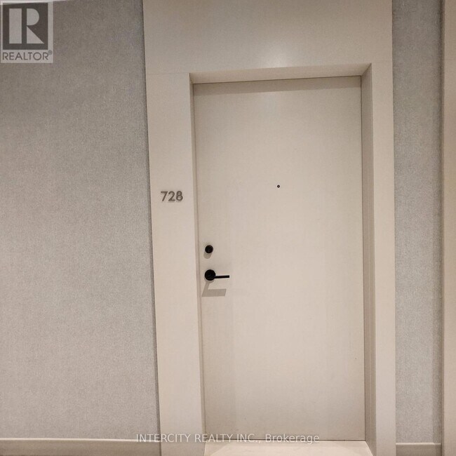 Photo du bâtiment - 2020 Bathurst St