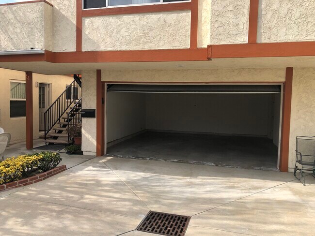 Garage view - 1044 N Kenwood St