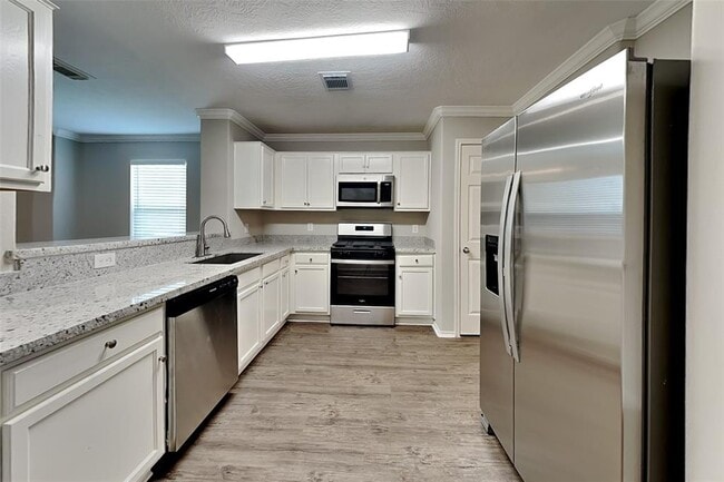 Building Photo - 7914 Crescent Village Ln
