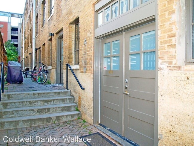 Building Photo - 1 br, 1 bath House - 473 Walnut Street